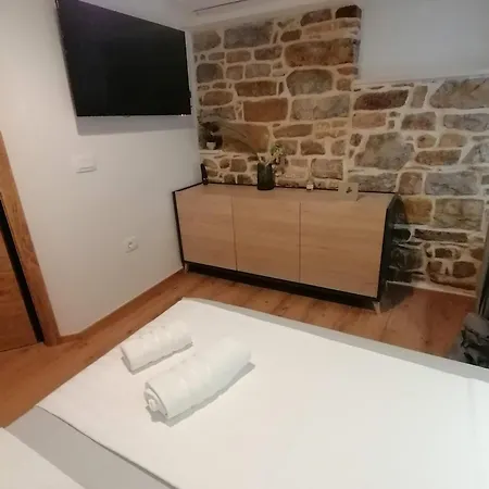 Apartment Gg Art Ii *