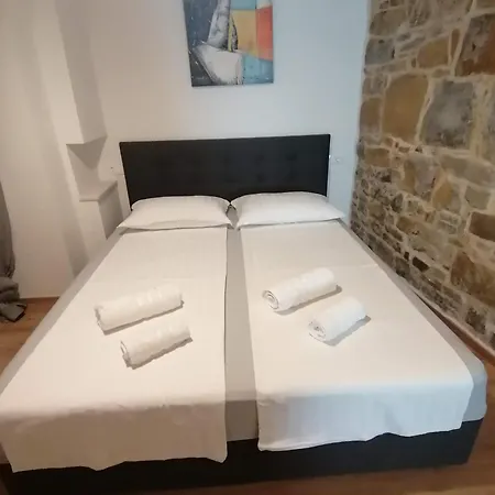 Gg Art Ii Apartment